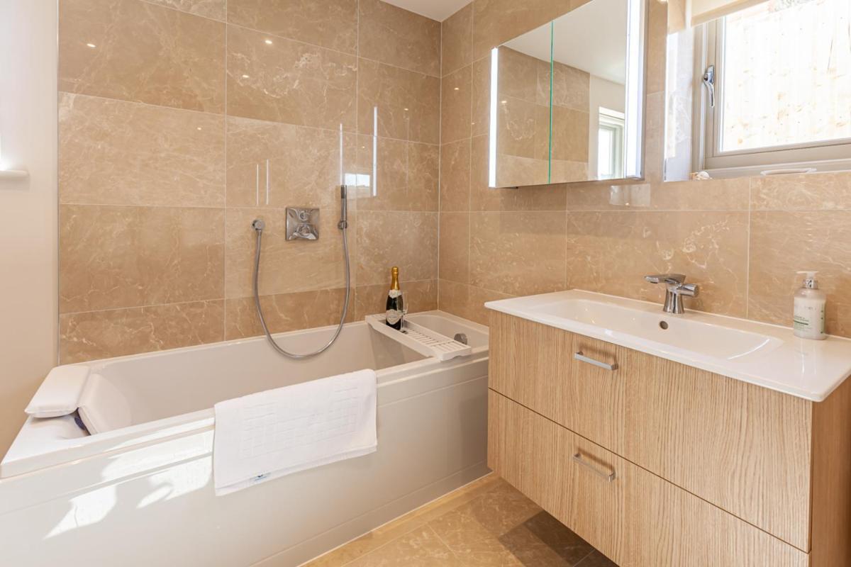 Choseley Cottage - Norfolk Cottage Agency Docking Bagian luar foto
